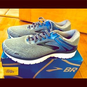 Brand new brooks adrenaline running shoes